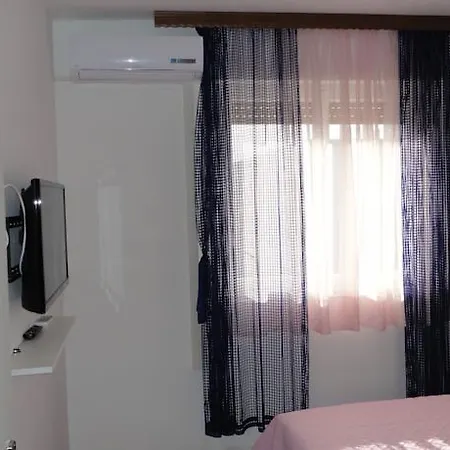 Spacious And Close To The City Center Lägenhet Split
