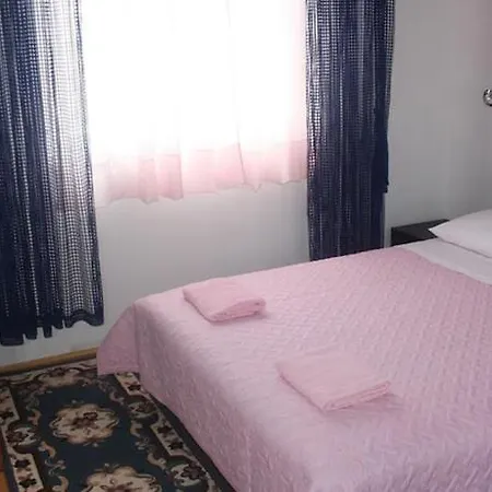 Spacious And Close To The City Center Lägenhet